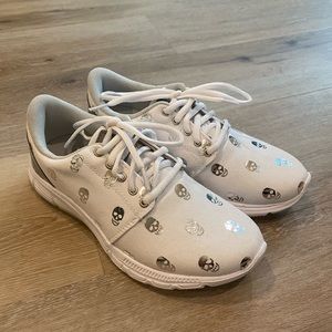 SOLD White sneakers with silver skull details